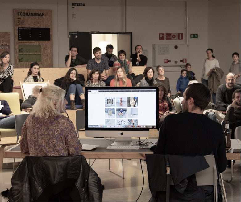 Distribution, collaborations and international networks